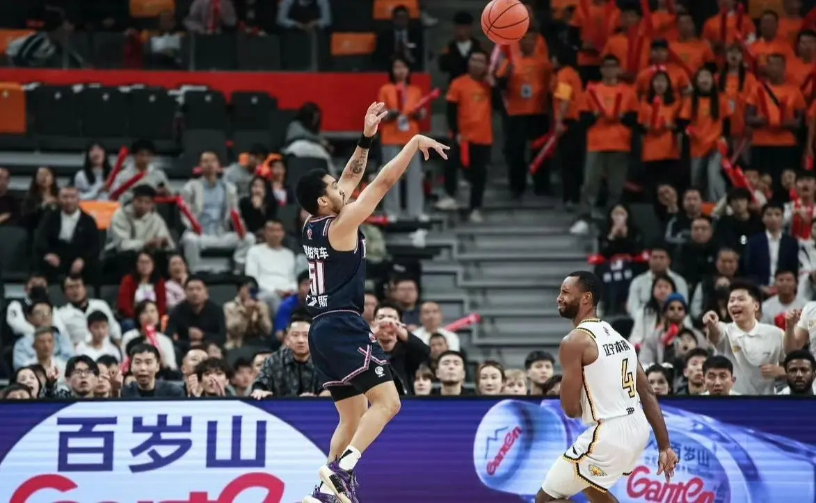 岁的沃特斯, 结也很高效